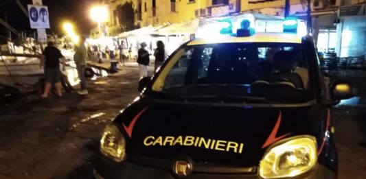 Procida: una pistola nascosta nell’accappatoio. Carabinieri arrestano un 51enne