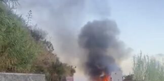 Fiamme sulla strada del Ciglio, bruciato il furgone diretto alla distribuzione