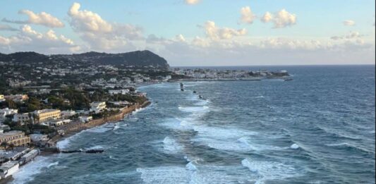 Spiagge libere e aree demaniali, che scontro tra De Siano e Pascale